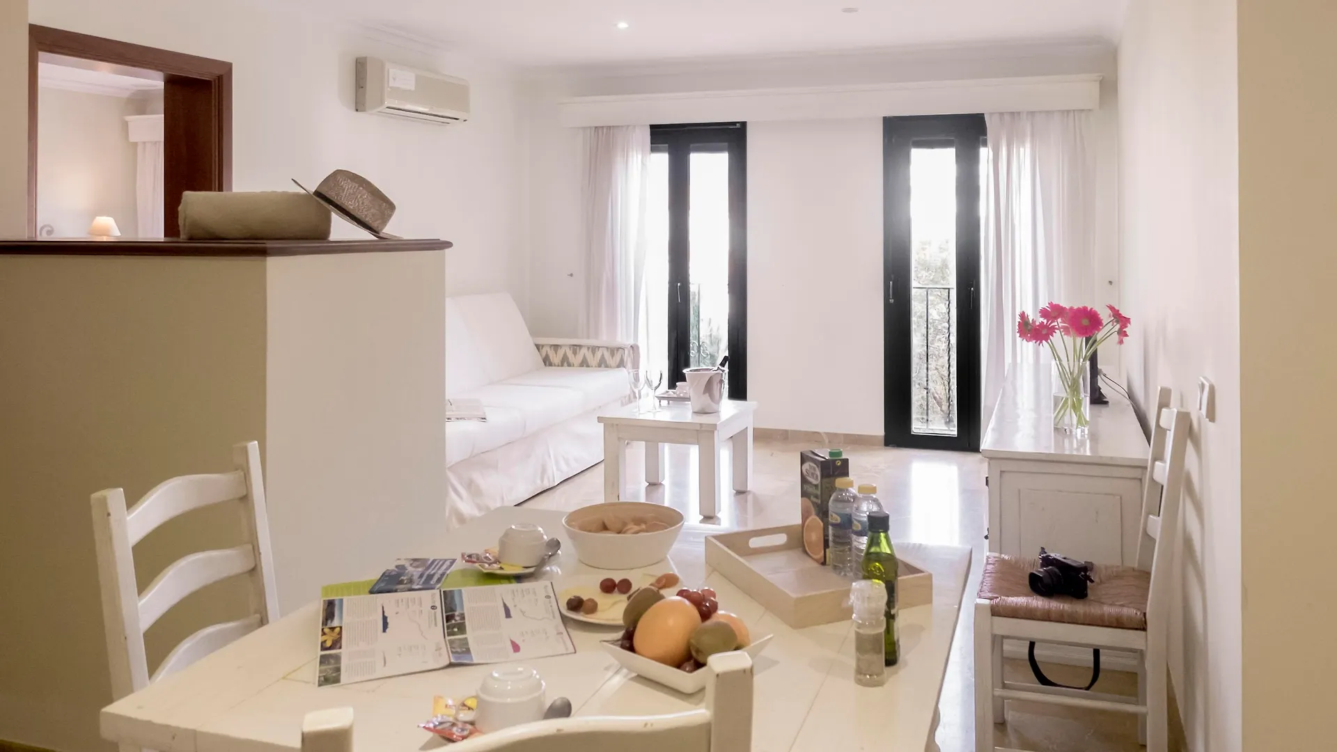 Apartments Galeon Suites Port de Pollença 0*,